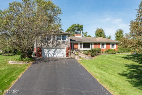 Photo of 8102 Tennessee Avenue, Willowbrook, IL 60527 (MLS # 12774924)