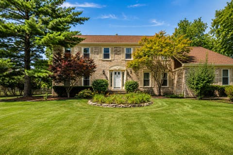 Photo of 17 Cherrywood Drive, Schaumburg, IL 60194 (MLS # 12712019)