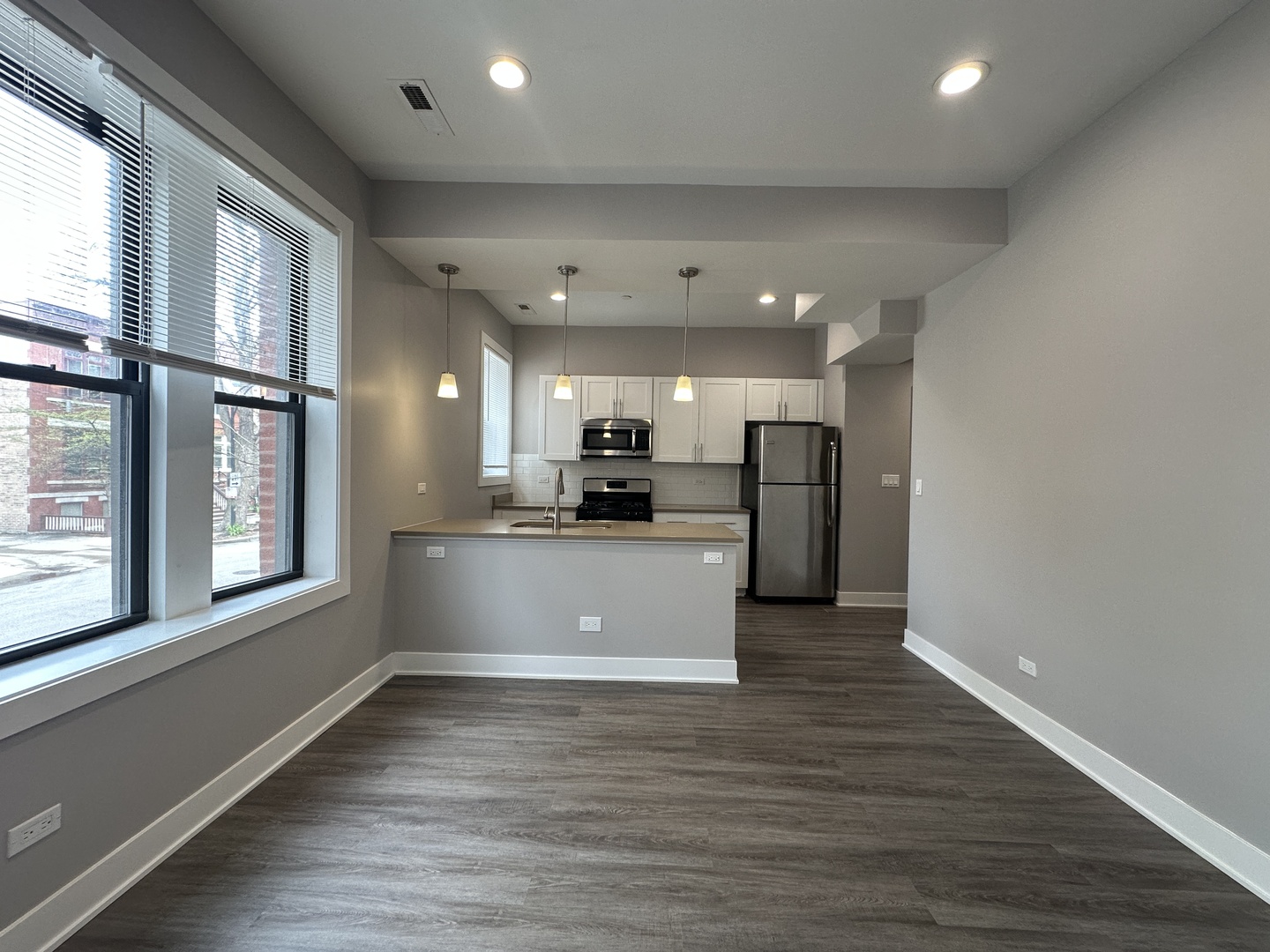 2053 W Iowa Street 1