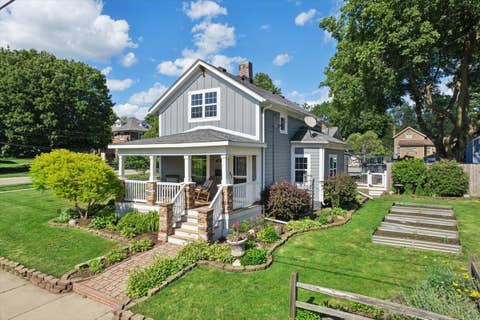 Photo of 60 N Wisconsin Street, Carpentersville, IL 60110 (MLS # 12676862)