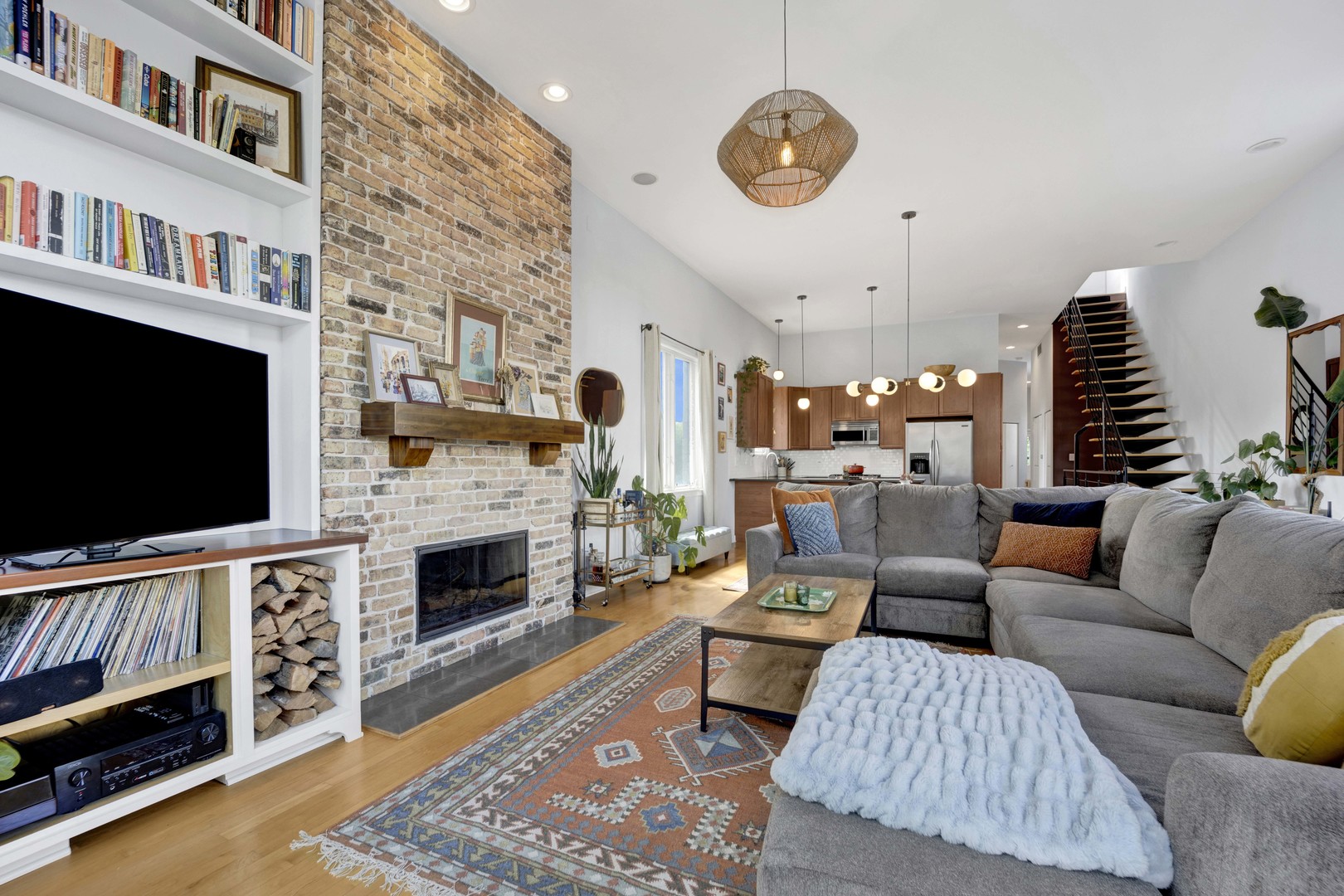 1416 N Campbell Avenue 3