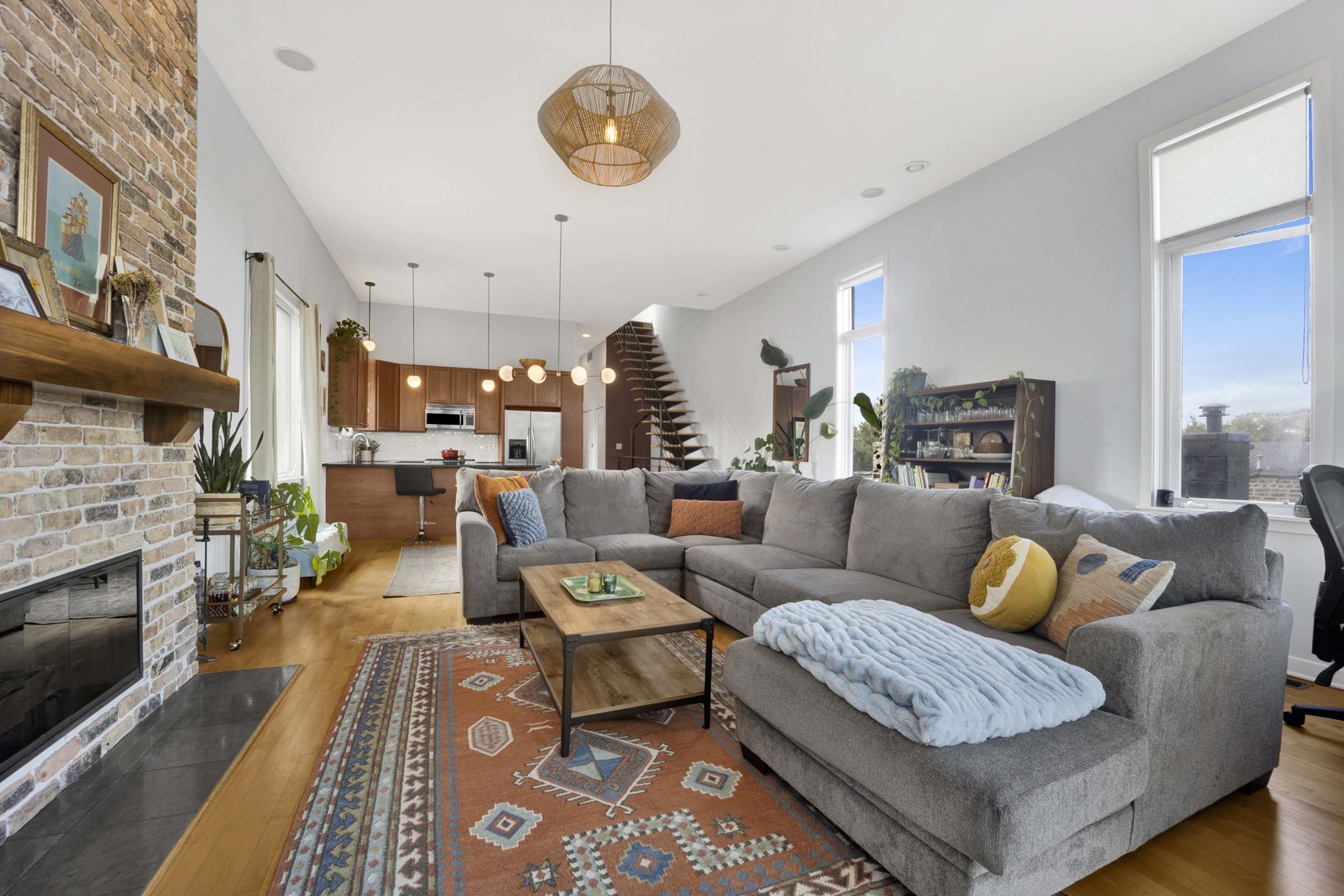 1416 N Campbell Avenue 3