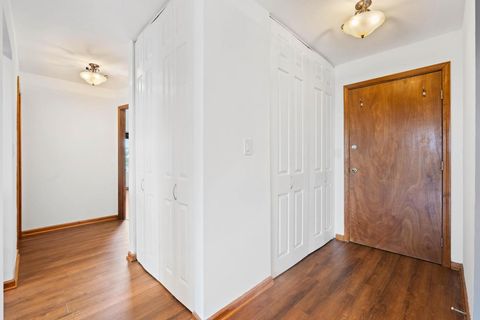 Tiny photo for 502 W Huntington Commons Road #443, Mount Prospect, IL 60056 (MLS # 12599415)
