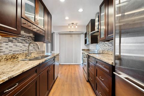 Tiny photo for 502 W Huntington Commons Road #443, Mount Prospect, IL 60056 (MLS # 12599415)