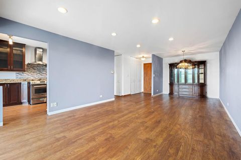 Tiny photo for 502 W Huntington Commons Road #443, Mount Prospect, IL 60056 (MLS # 12599415)