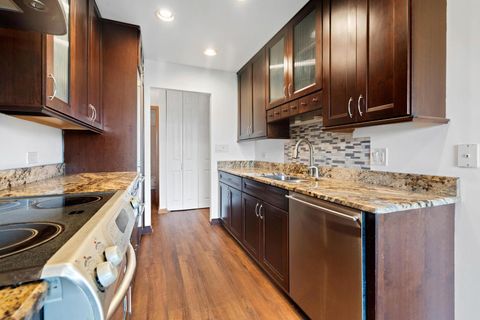 Tiny photo for 502 W Huntington Commons Road #443, Mount Prospect, IL 60056 (MLS # 12599415)