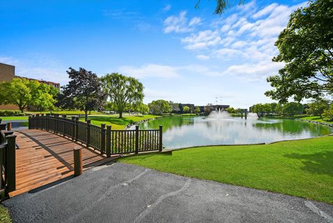 Tiny photo for 502 W Huntington Commons Road #443, Mount Prospect, IL 60056 (MLS # 12599415)