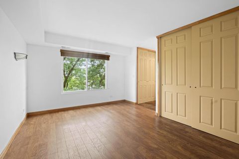 Tiny photo for 502 W Huntington Commons Road #443, Mount Prospect, IL 60056 (MLS # 12599415)