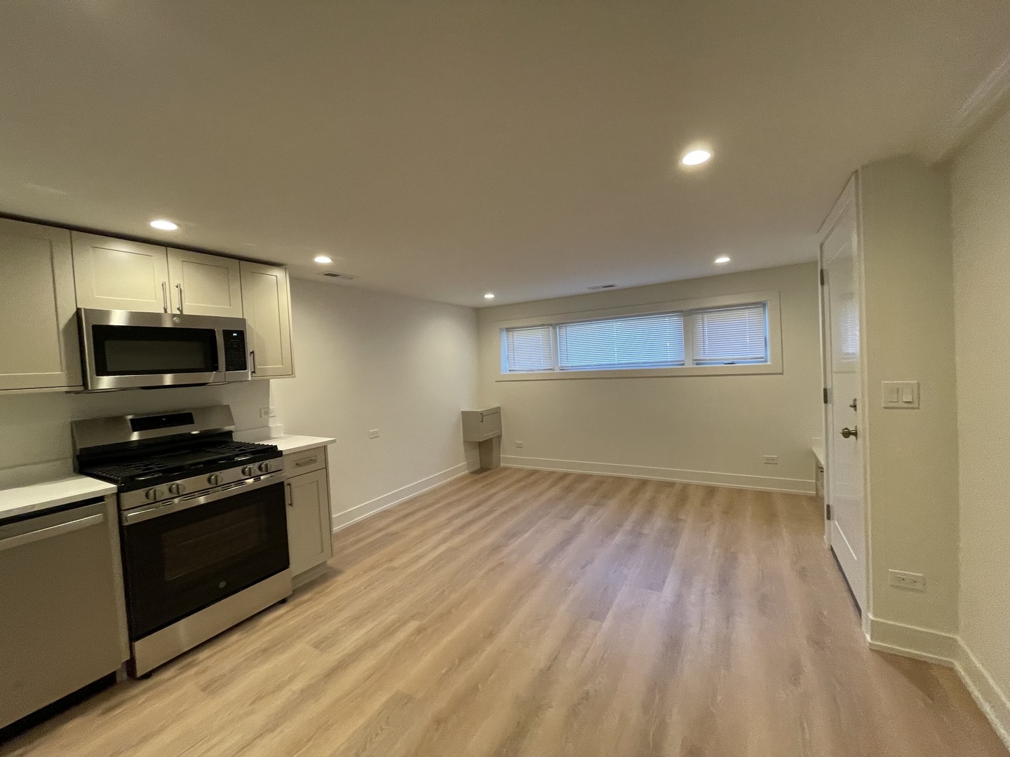 3659 W Eddy Street GF