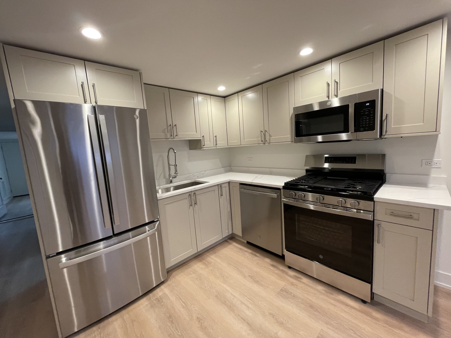 3659 W Eddy Street GF