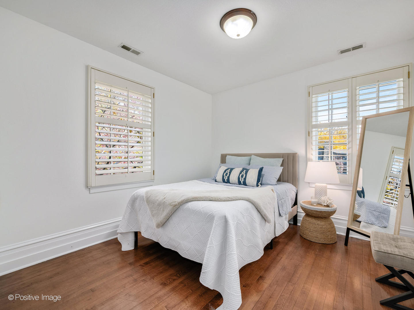 24 S WASHINGTON Circle