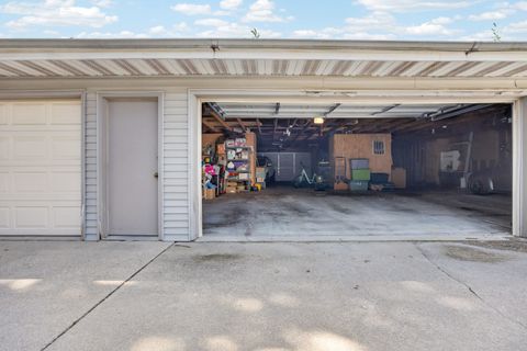 Tiny photo for 1111 E Jefferson Street #9, Bloomington, IL 61701 (MLS # 12685353)