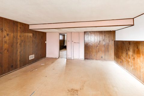 Tiny photo for 240 Elmwood Avenue, Evanston, IL 60202 (MLS # 12589013)
