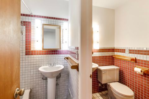 Tiny photo for 240 Elmwood Avenue, Evanston, IL 60202 (MLS # 12589013)