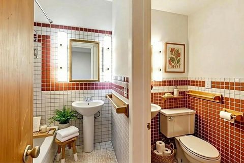 Tiny photo for 240 Elmwood Avenue, Evanston, IL 60202 (MLS # 12589013)