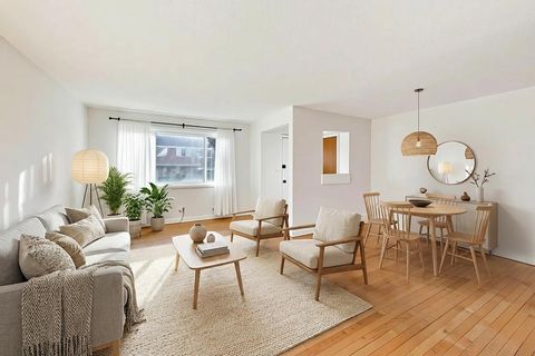 Tiny photo for 240 Elmwood Avenue, Evanston, IL 60202 (MLS # 12589013)