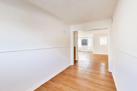 Tiny photo for 240 Elmwood Avenue, Evanston, IL 60202 (MLS # 12589013)