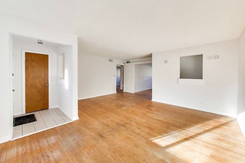 Tiny photo for 240 Elmwood Avenue, Evanston, IL 60202 (MLS # 12589013)