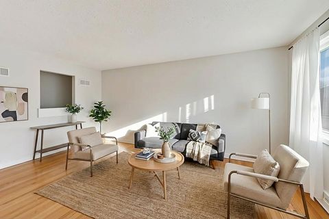 Tiny photo for 240 Elmwood Avenue, Evanston, IL 60202 (MLS # 12589013)