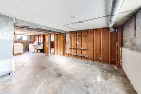 Tiny photo for 240 Elmwood Avenue, Evanston, IL 60202 (MLS # 12589013)