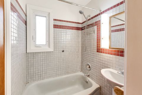 Tiny photo for 240 Elmwood Avenue, Evanston, IL 60202 (MLS # 12589013)