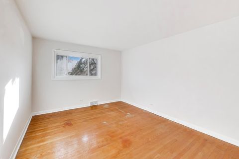 Tiny photo for 240 Elmwood Avenue, Evanston, IL 60202 (MLS # 12589013)
