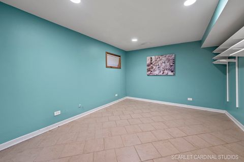 Tiny photo for 54 N Royal Oak Drive, Vernon Hills, IL 60061 (MLS # 12495008)