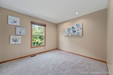 Tiny photo for 54 N Royal Oak Drive, Vernon Hills, IL 60061 (MLS # 12495008)