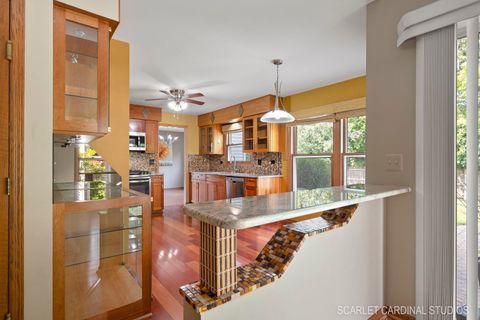 Tiny photo for 54 N Royal Oak Drive, Vernon Hills, IL 60061 (MLS # 12495008)