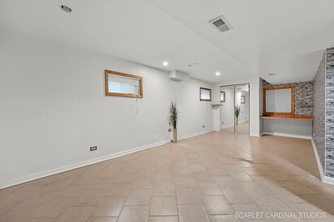 Tiny photo for 54 N Royal Oak Drive, Vernon Hills, IL 60061 (MLS # 12495008)