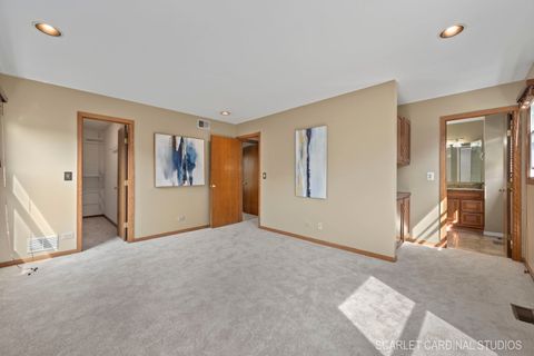 Tiny photo for 54 N Royal Oak Drive, Vernon Hills, IL 60061 (MLS # 12495008)