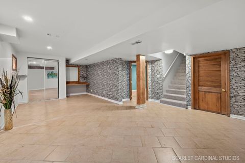 Tiny photo for 54 N Royal Oak Drive, Vernon Hills, IL 60061 (MLS # 12495008)