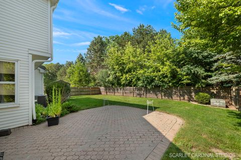 Tiny photo for 54 N Royal Oak Drive, Vernon Hills, IL 60061 (MLS # 12495008)