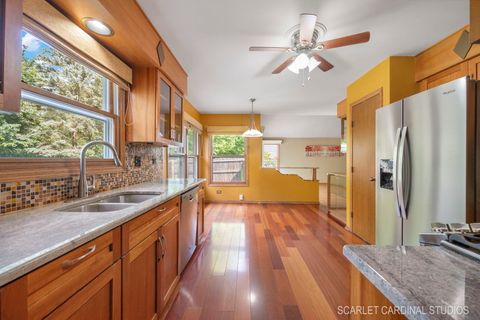 Tiny photo for 54 N Royal Oak Drive, Vernon Hills, IL 60061 (MLS # 12495008)