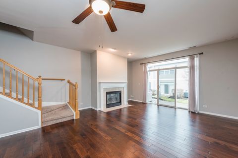 Tiny photo for 2879 Falling Waters Drive #2879, Lindenhurst, IL 60046 (MLS # 12601018)