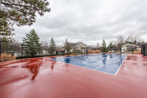 Tiny photo for 2879 Falling Waters Drive #2879, Lindenhurst, IL 60046 (MLS # 12601018)