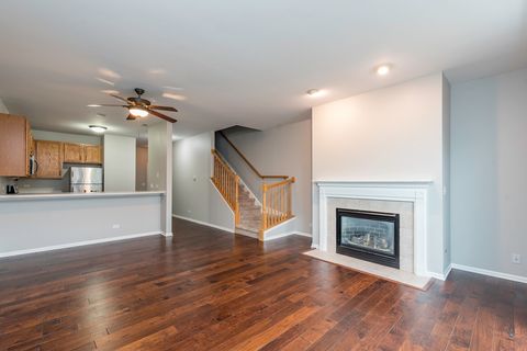 Tiny photo for 2879 Falling Waters Drive #2879, Lindenhurst, IL 60046 (MLS # 12601018)