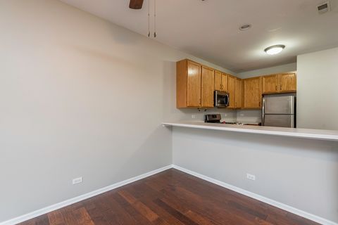 Tiny photo for 2879 Falling Waters Drive #2879, Lindenhurst, IL 60046 (MLS # 12601018)