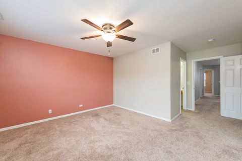 Tiny photo for 2879 Falling Waters Drive #2879, Lindenhurst, IL 60046 (MLS # 12601018)