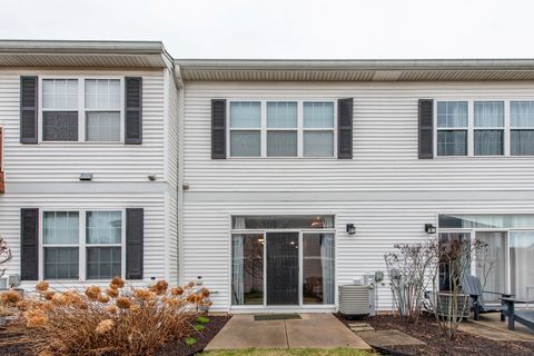 Tiny photo for 2879 Falling Waters Drive #2879, Lindenhurst, IL 60046 (MLS # 12601018)