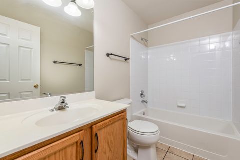 Tiny photo for 2879 Falling Waters Drive #2879, Lindenhurst, IL 60046 (MLS # 12601018)