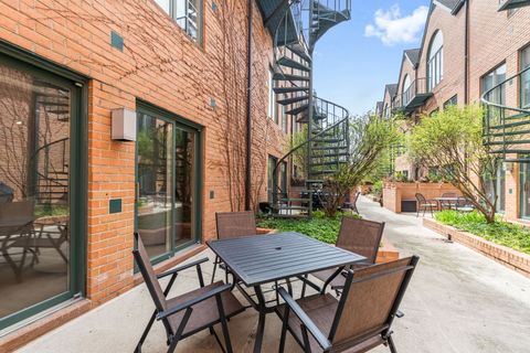 Tiny photo for 414 W Wisconsin Street #H, Chicago, IL 60614 (MLS # 12614426)