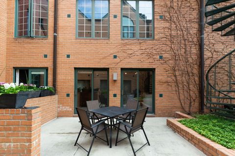 Tiny photo for 414 W Wisconsin Street #H, Chicago, IL 60614 (MLS # 12614426)