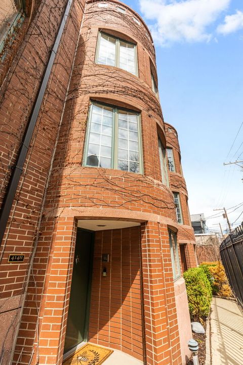 Tiny photo for 414 W Wisconsin Street #H, Chicago, IL 60614 (MLS # 12614426)