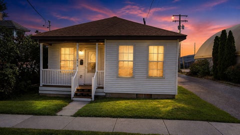 Photo of 413 W Jackson Street, Ottawa, IL 61350 (MLS # 12730817)