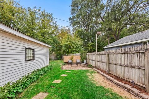 Tiny photo for 9252 S Sawyer Avenue, Evergreen Park, IL 60805 (MLS # 12494686)