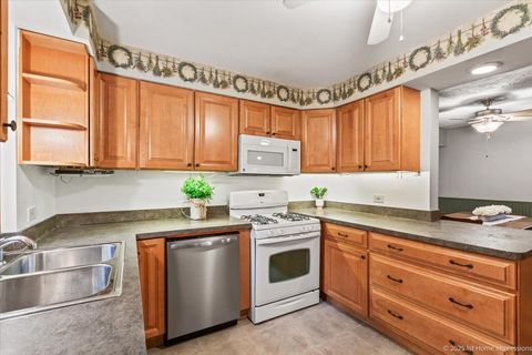 Tiny photo for 9252 S Sawyer Avenue, Evergreen Park, IL 60805 (MLS # 12494686)