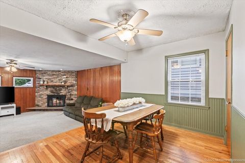 Tiny photo for 9252 S Sawyer Avenue, Evergreen Park, IL 60805 (MLS # 12494686)