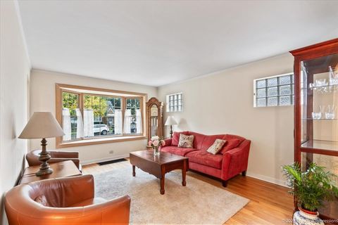 Tiny photo for 9252 S Sawyer Avenue, Evergreen Park, IL 60805 (MLS # 12494686)