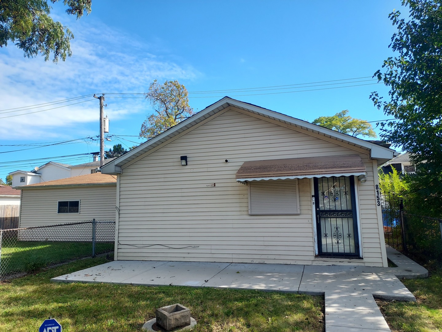 8153 S Calumet Avenue